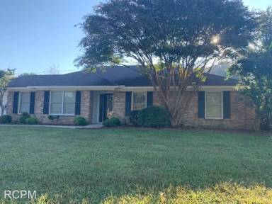 Main picture of 14933 Clovercrest Dr SE