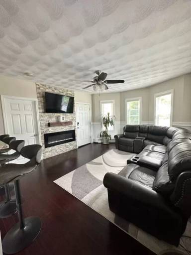 Main picture of 8 Seymour Ave