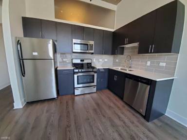 Main picture of 2036 S Michigan Ave