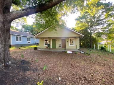 Main picture of 229 Young St