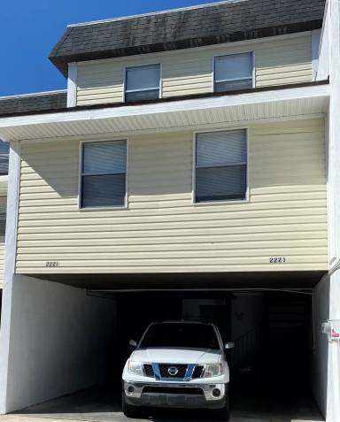 Main picture of 2223 9th St SE
