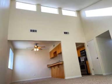 Main picture of 500 White Ln