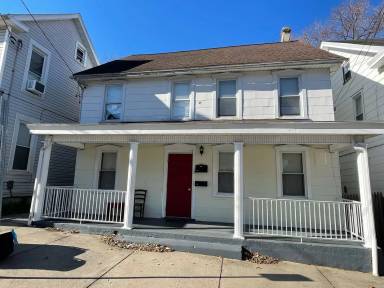 Main picture of 42 N Franklin St