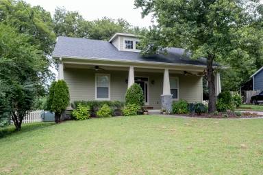 Main picture of 2715 Bobby Ave