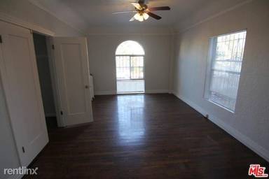 Main picture of 500 S Westmoreland Ave