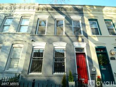 Main picture of 624 14th Pl NE
