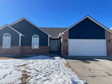 Main picture of 2827 Thomas Rd