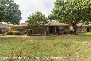 Main picture of 155 Creek Courts Dr