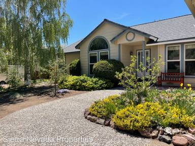 Main picture of 270 Moonshine Cir