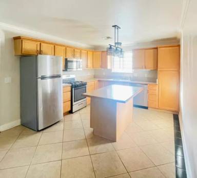 Main picture of 8531 Dinkins St