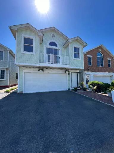 Main picture of 85 Grieco Dr