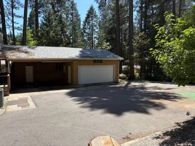 Main picture of 15049 Pinehurst Way