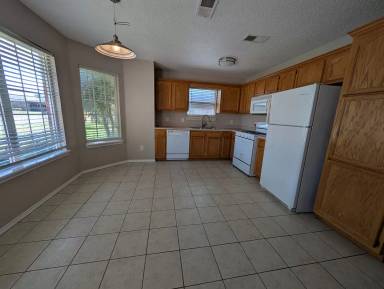 Main picture of 10606 Belton Ave