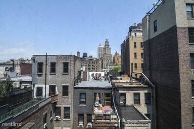 Main picture of 25 W 68th St