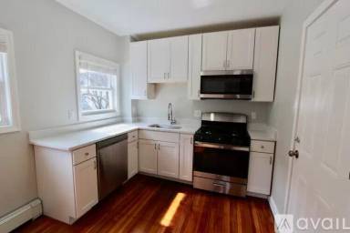 Main picture of 55 Estes St