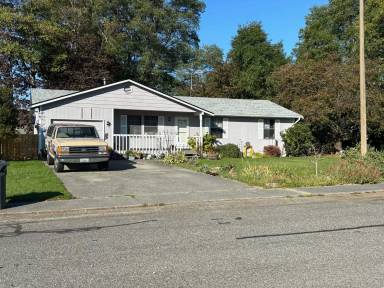 Main picture of 253 SE Fisher Ct