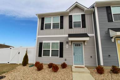 Main picture of 783 Carson Cir