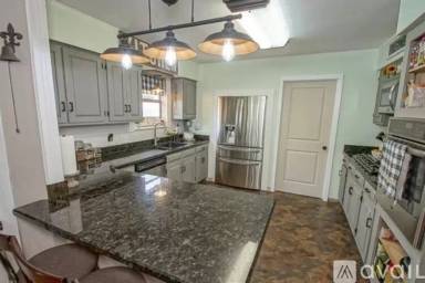Main picture of 4610 Murano Rd