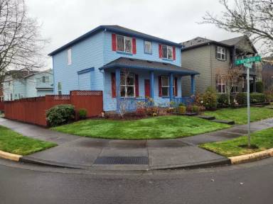 Main picture of 3721 SE Oakleaf St