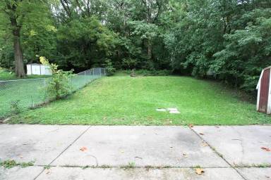 Main picture of 445 Waverly Rd