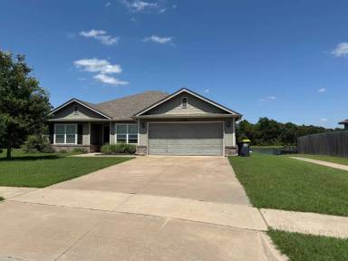Main picture of 10363 S Nathan St
