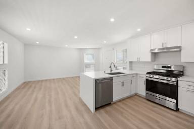 Main picture of 566 Pacific St