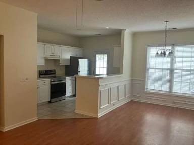 Main picture of 47 Regent Ave