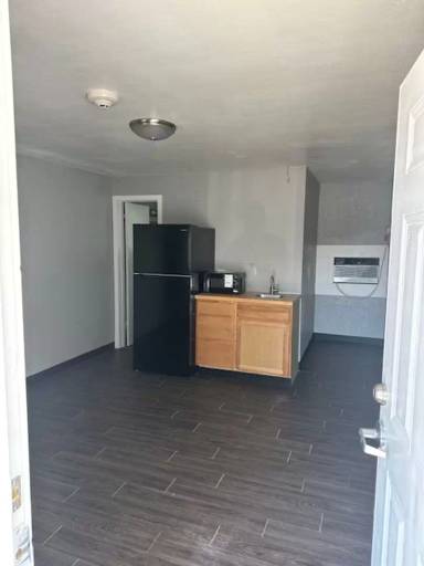 Main picture of 701 N National Ave