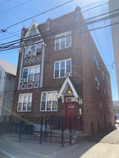 Main picture of 289 Grant Ave