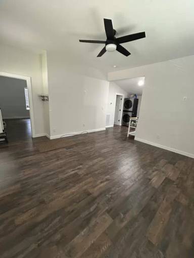 Main picture of 25 E 5th St