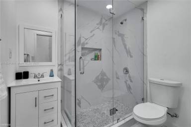 Main picture of 1520 Normandy Dr
