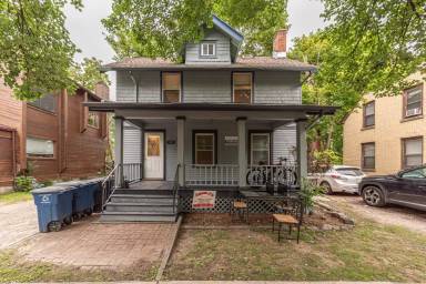 Main picture of 1030-1032 Michigan Ave