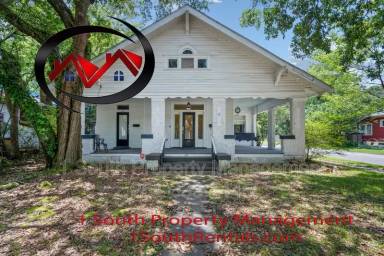 Main picture of 250 Tuttle Ave