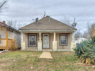 Main picture of 114 S Miles Ave