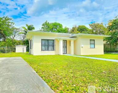 Main picture of 1215 NW 126th St