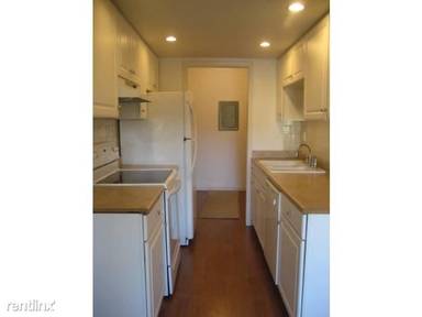Main picture of 5565 E Evergreen Blvd