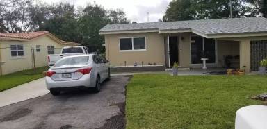 Main picture of 6218 SW 32nd St
