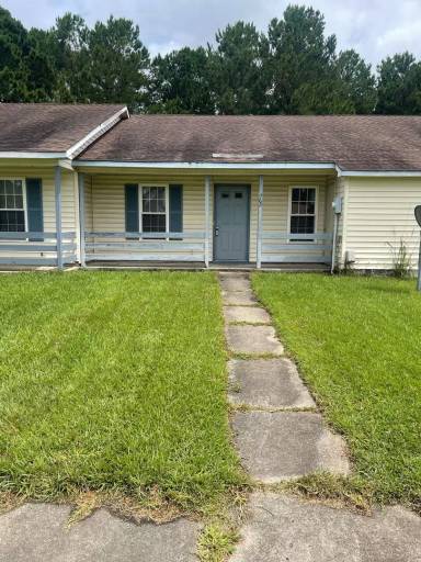 Main picture of 762 Pinewood Dr