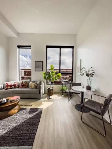 Main picture of 3004 Canal St
