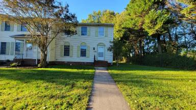 Main picture of 830 Larch Way