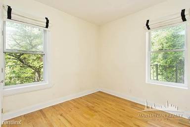 Main picture of 207 W 11th St
