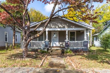 Main picture of 321 E Springdale Ave