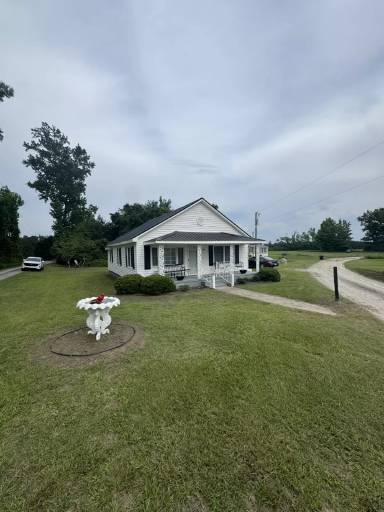 Main picture of 1495 Eli Bowen Rd