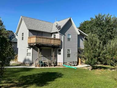 Main picture of 1341 Main St