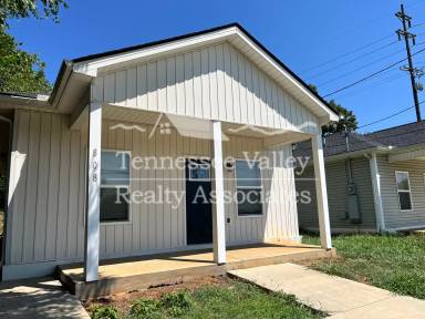 Main picture of 804 W Oak Hill Ave