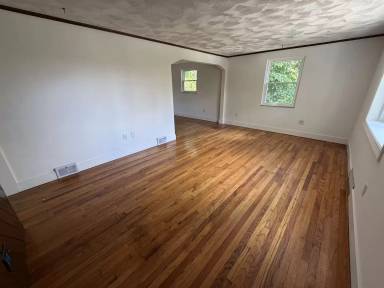 Main picture of 1016 Old Washington Rd