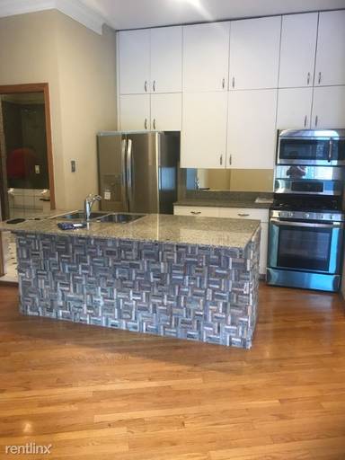 Main picture of 421 W North Ave