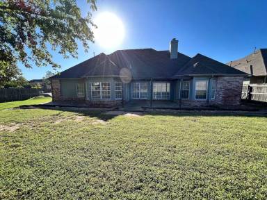 Main picture of 8501 N 100th East Ave