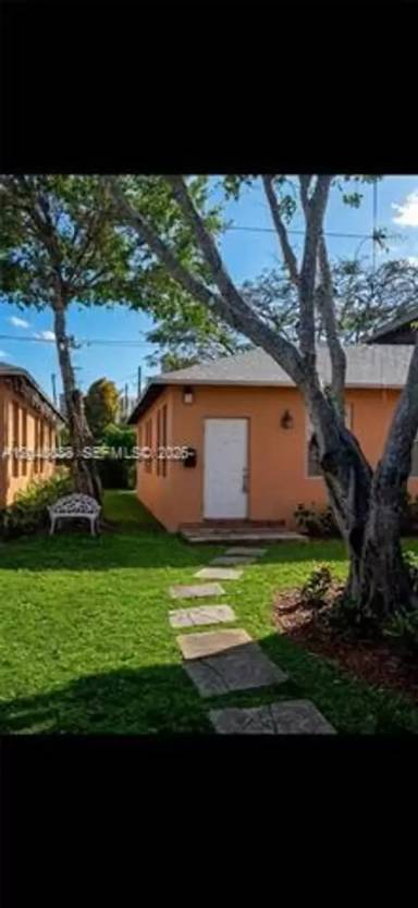 Main picture of 2926 SW 26th St