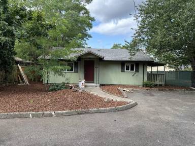 Main picture of 14365 SE Powell Blvd